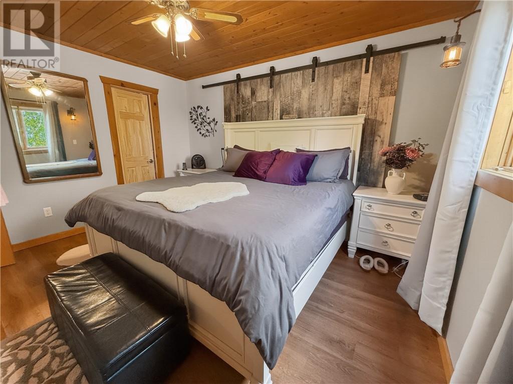 












168 Fox Run Way

,
Mindemoya, Manitoulin Island,




Ontario
P0P1S0


