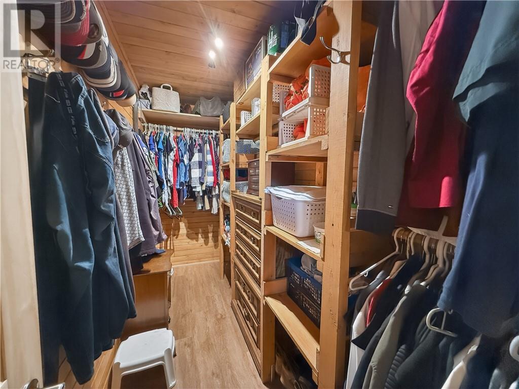 












168 Fox Run Way

,
Mindemoya, Manitoulin Island,




Ontario
P0P1S0

