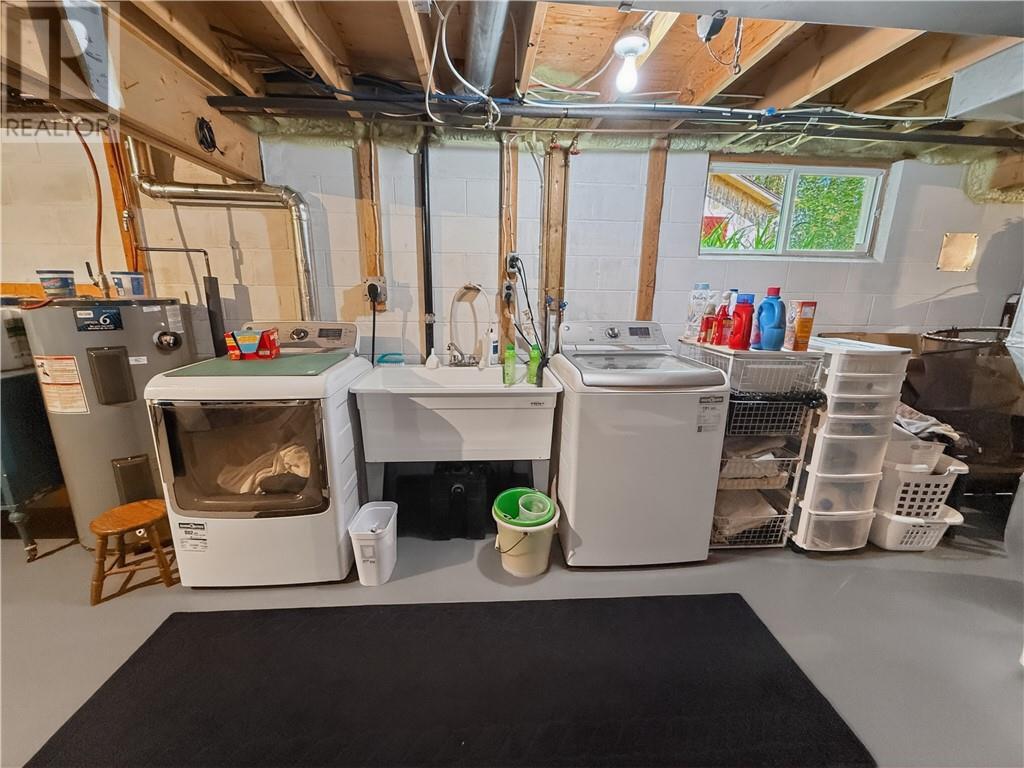 












168 Fox Run Way

,
Mindemoya, Manitoulin Island,




Ontario
P0P1S0

