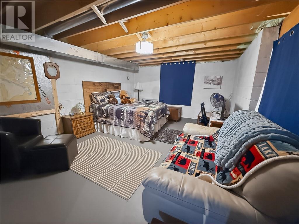 












168 Fox Run Way

,
Mindemoya, Manitoulin Island,




Ontario
P0P1S0

