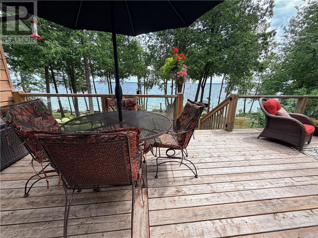 












168 Fox Run Way

,
Mindemoya, Manitoulin Island,




Ontario
P0P1S0

