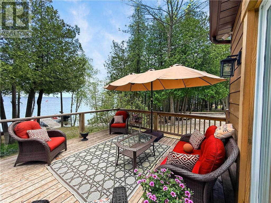 












168 Fox Run Way

,
Mindemoya, Manitoulin Island,




Ontario
P0P1S0

