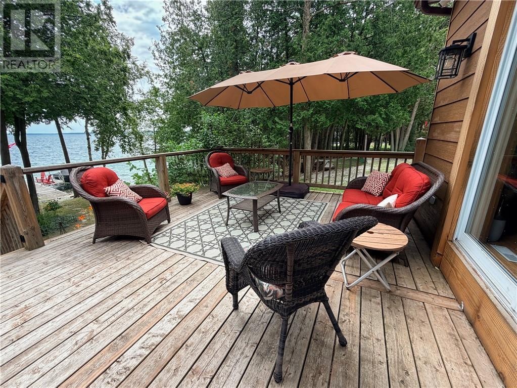 












168 Fox Run Way

,
Mindemoya, Manitoulin Island,




Ontario
P0P1S0

