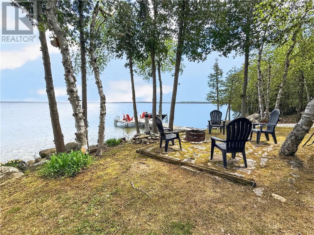 












168 Fox Run Way

,
Mindemoya, Manitoulin Island,




Ontario
P0P1S0

