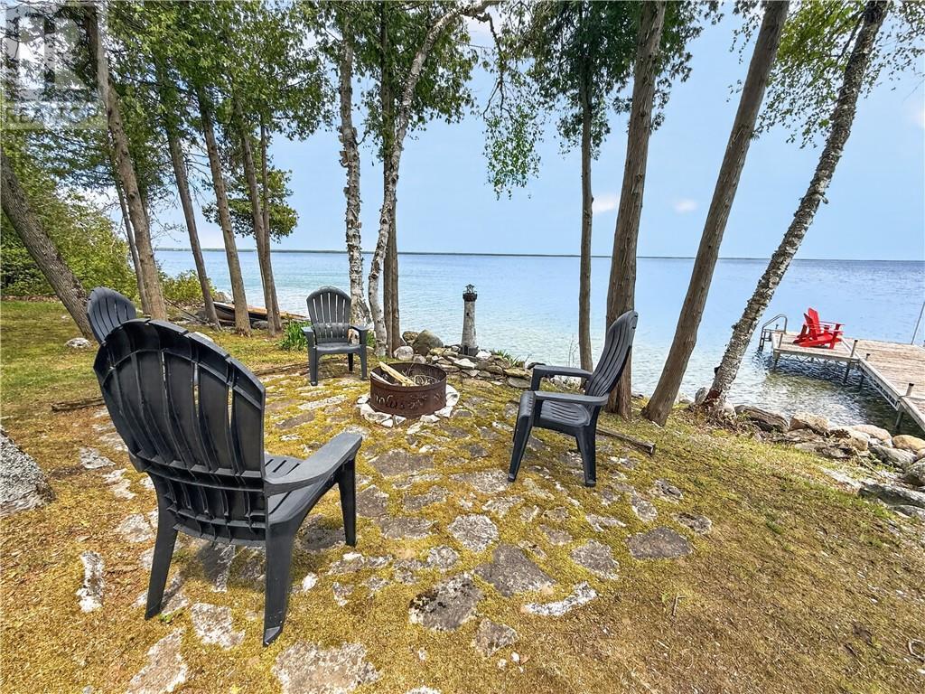 












168 Fox Run Way

,
Mindemoya, Manitoulin Island,




Ontario
P0P1S0

