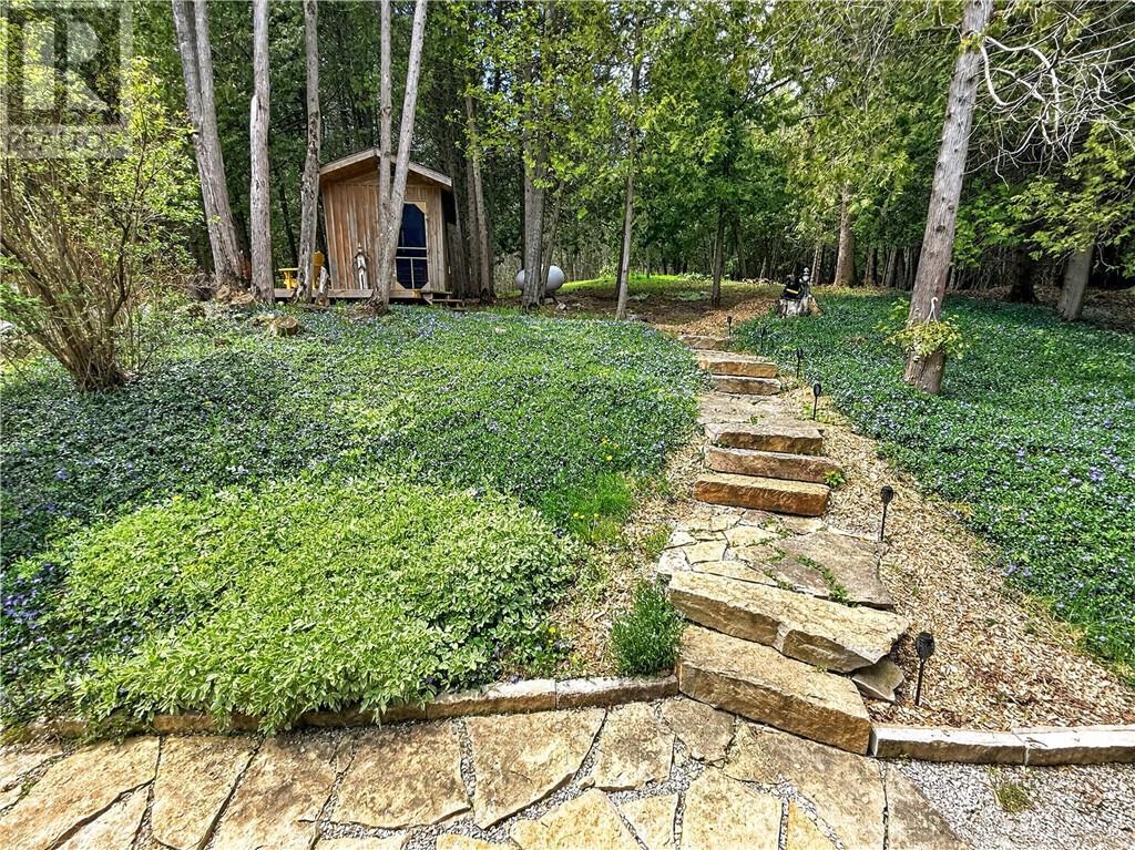 












168 Fox Run Way

,
Mindemoya, Manitoulin Island,




Ontario
P0P1S0

