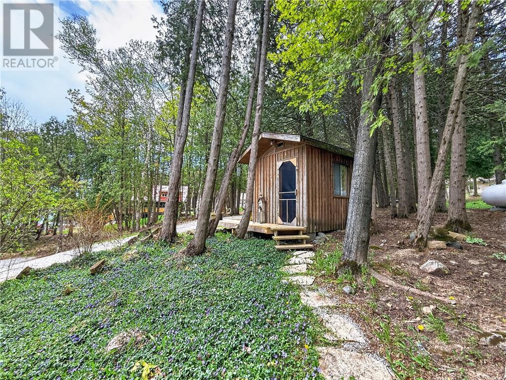 












168 Fox Run Way

,
Mindemoya, Manitoulin Island,




Ontario
P0P1S0

