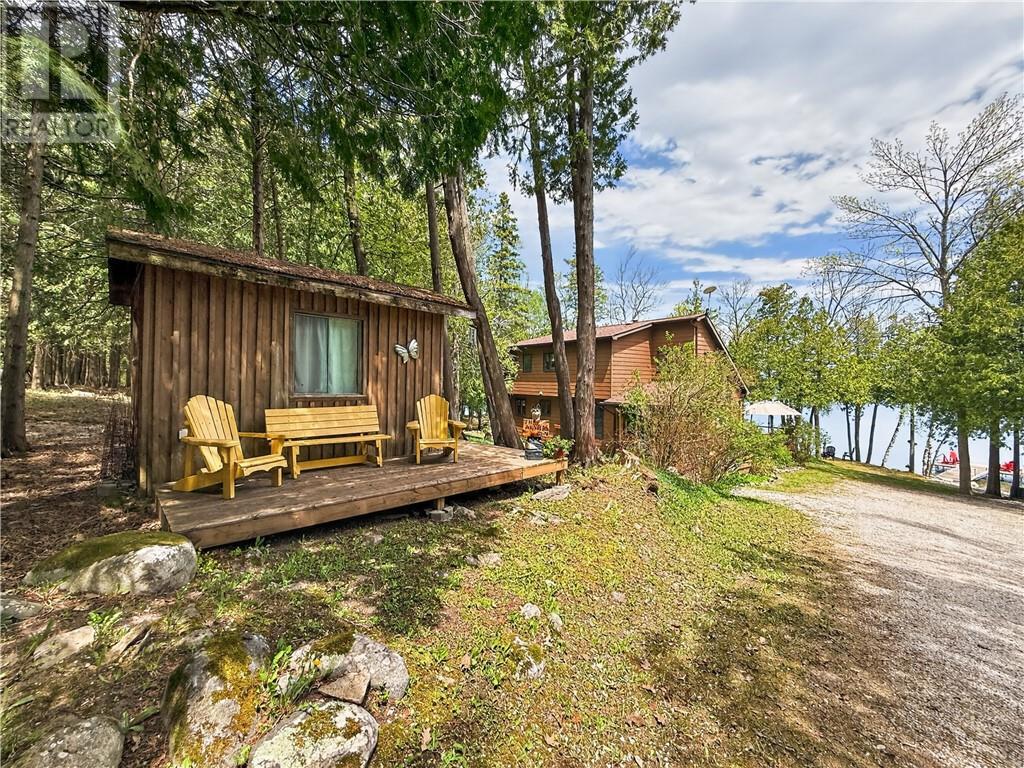 












168 Fox Run Way

,
Mindemoya, Manitoulin Island,




Ontario
P0P1S0

