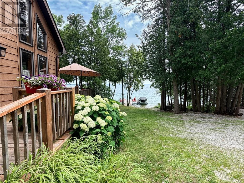 












168 Fox Run Way

,
Mindemoya, Manitoulin Island,




Ontario
P0P1S0

