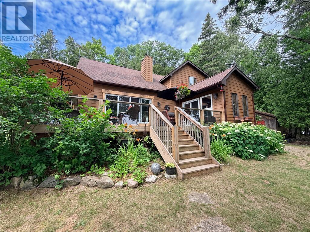 












168 Fox Run Way

,
Mindemoya, Manitoulin Island,




Ontario
P0P1S0

