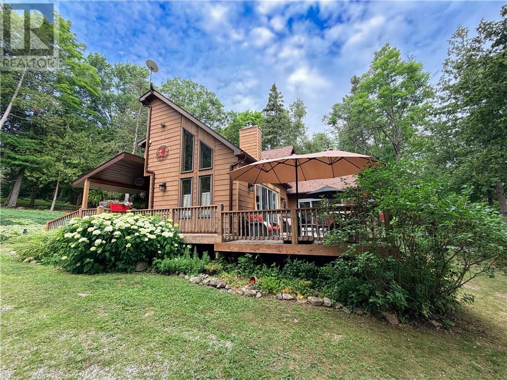 












168 Fox Run Way

,
Mindemoya, Manitoulin Island,




Ontario
P0P1S0

