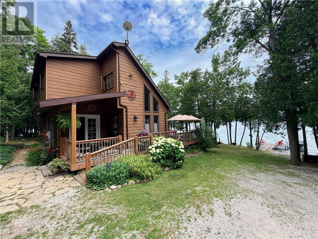 












168 Fox Run Way

,
Mindemoya, Manitoulin Island,




Ontario
P0P1S0

