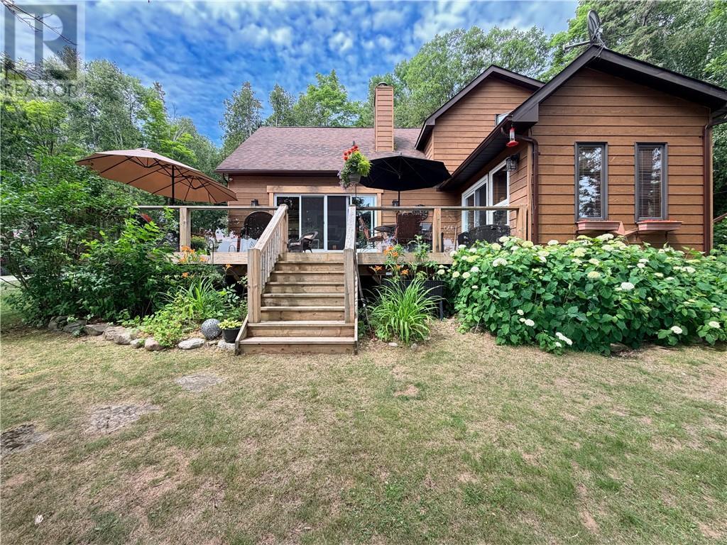 












168 Fox Run Way

,
Mindemoya, Manitoulin Island,




Ontario
P0P1S0

