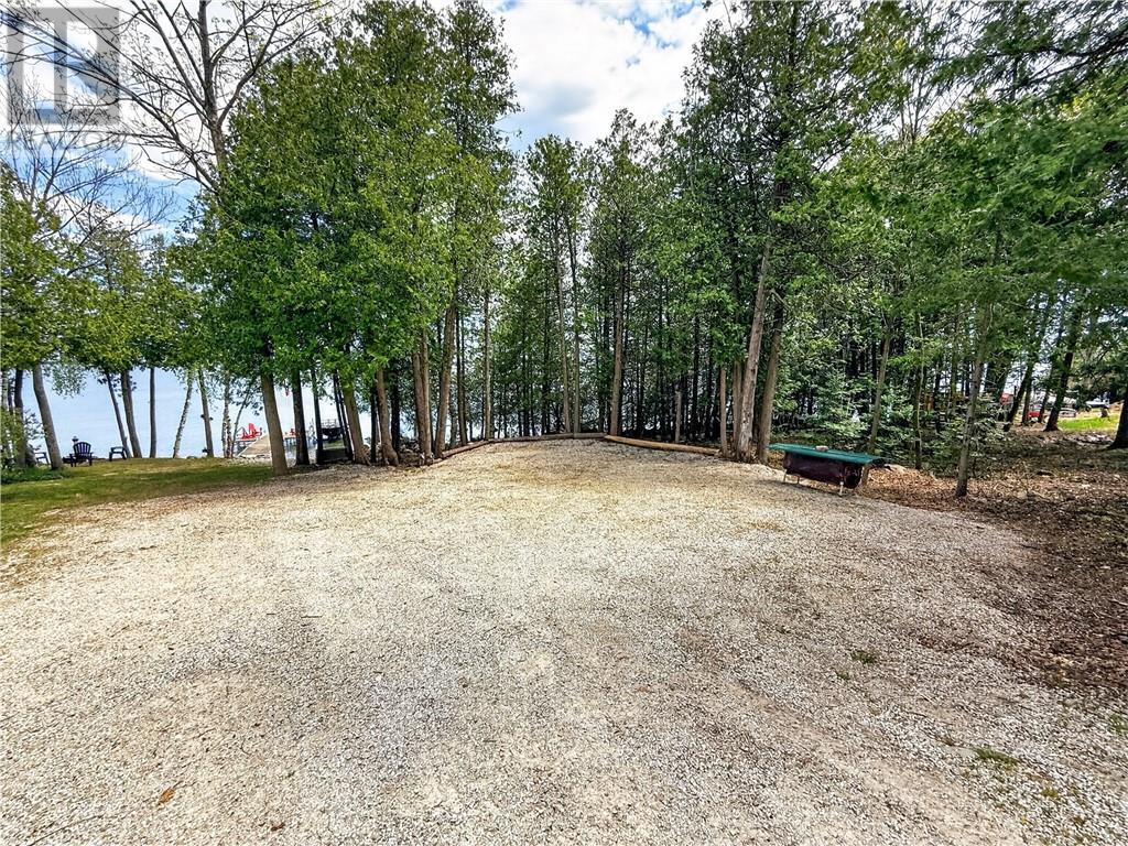












168 Fox Run Way

,
Mindemoya, Manitoulin Island,




Ontario
P0P1S0

