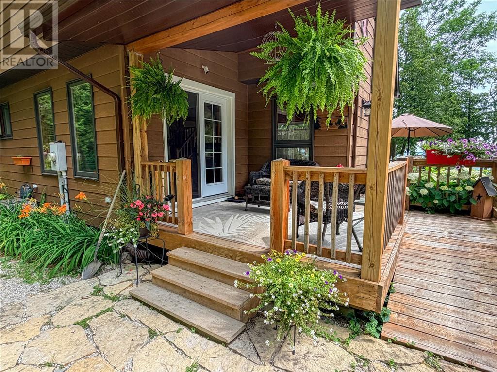 












168 Fox Run Way

,
Mindemoya, Manitoulin Island,




Ontario
P0P1S0

