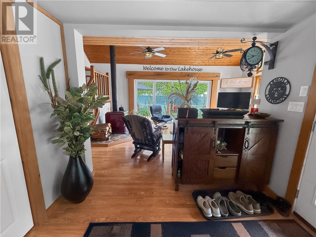 












168 Fox Run Way

,
Mindemoya, Manitoulin Island,




Ontario
P0P1S0

