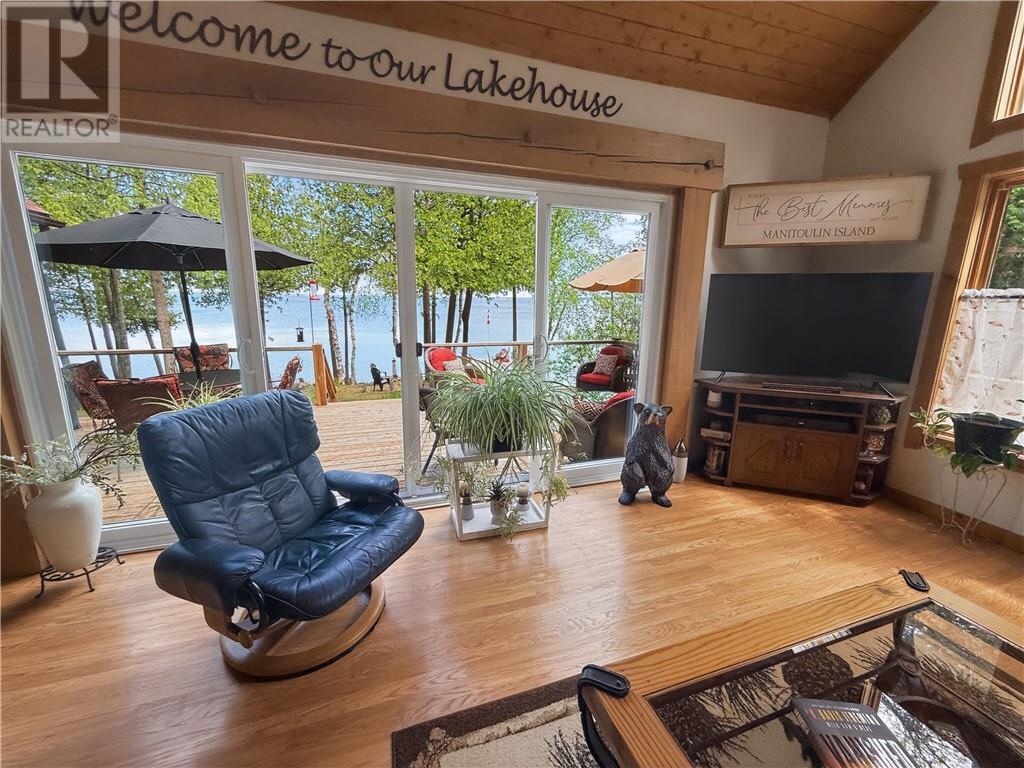 












168 Fox Run Way

,
Mindemoya, Manitoulin Island,




Ontario
P0P1S0

