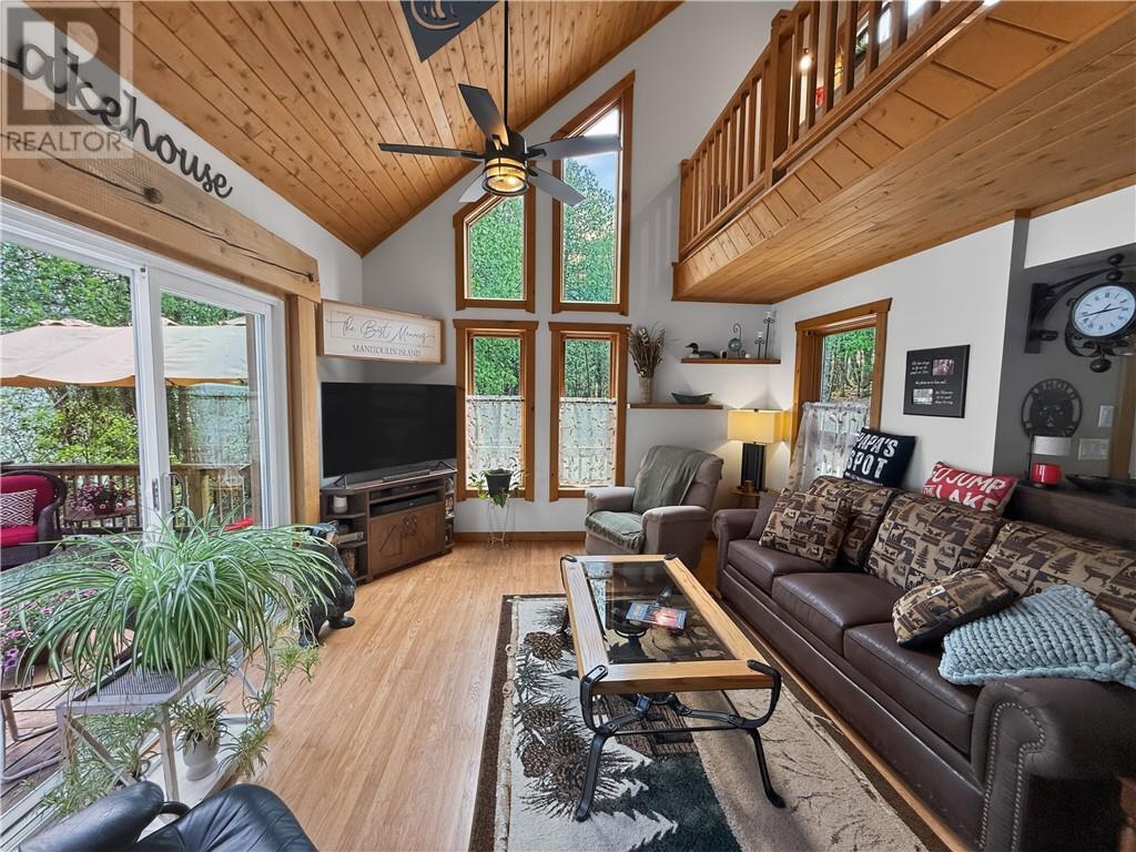 












168 Fox Run Way

,
Mindemoya, Manitoulin Island,




Ontario
P0P1S0

