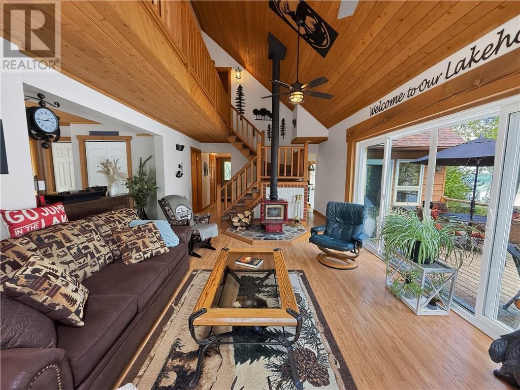 












168 Fox Run Way

,
Mindemoya, Manitoulin Island,




Ontario
P0P1S0

