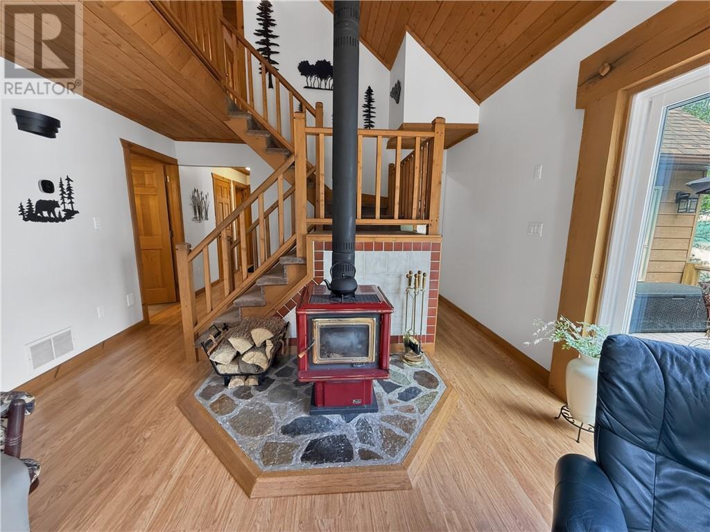 












168 Fox Run Way

,
Mindemoya, Manitoulin Island,




Ontario
P0P1S0

