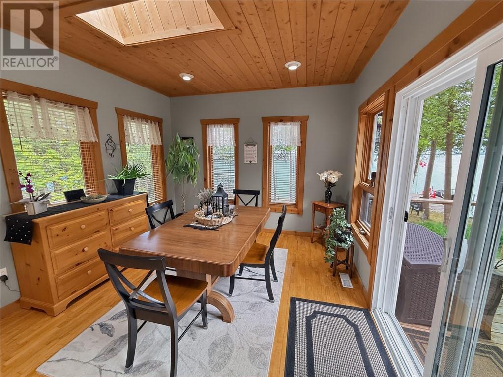 












168 Fox Run Way

,
Mindemoya, Manitoulin Island,




Ontario
P0P1S0

