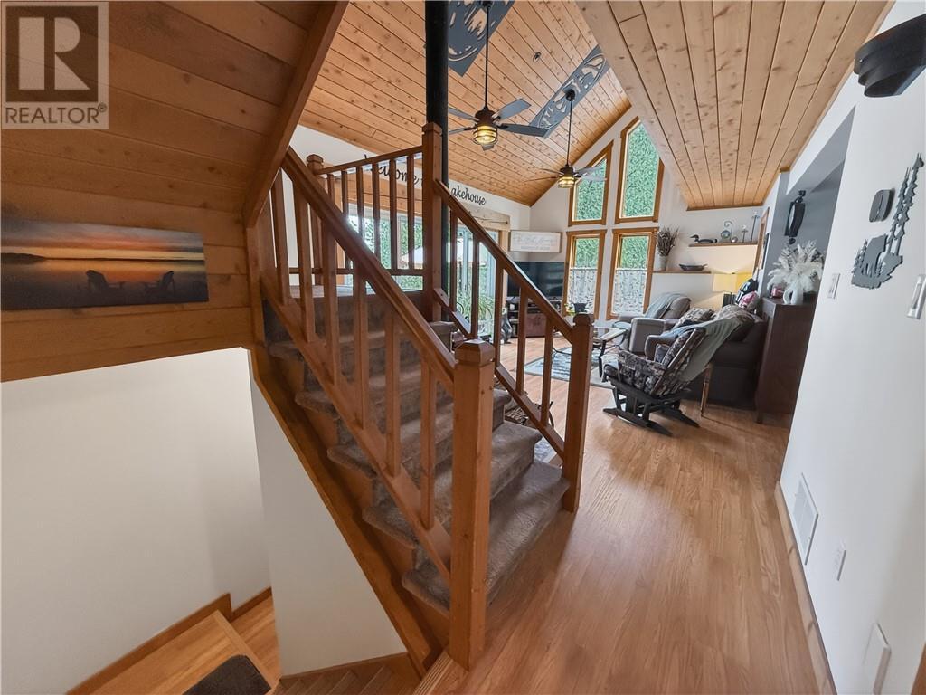 












168 Fox Run Way

,
Mindemoya, Manitoulin Island,




Ontario
P0P1S0

