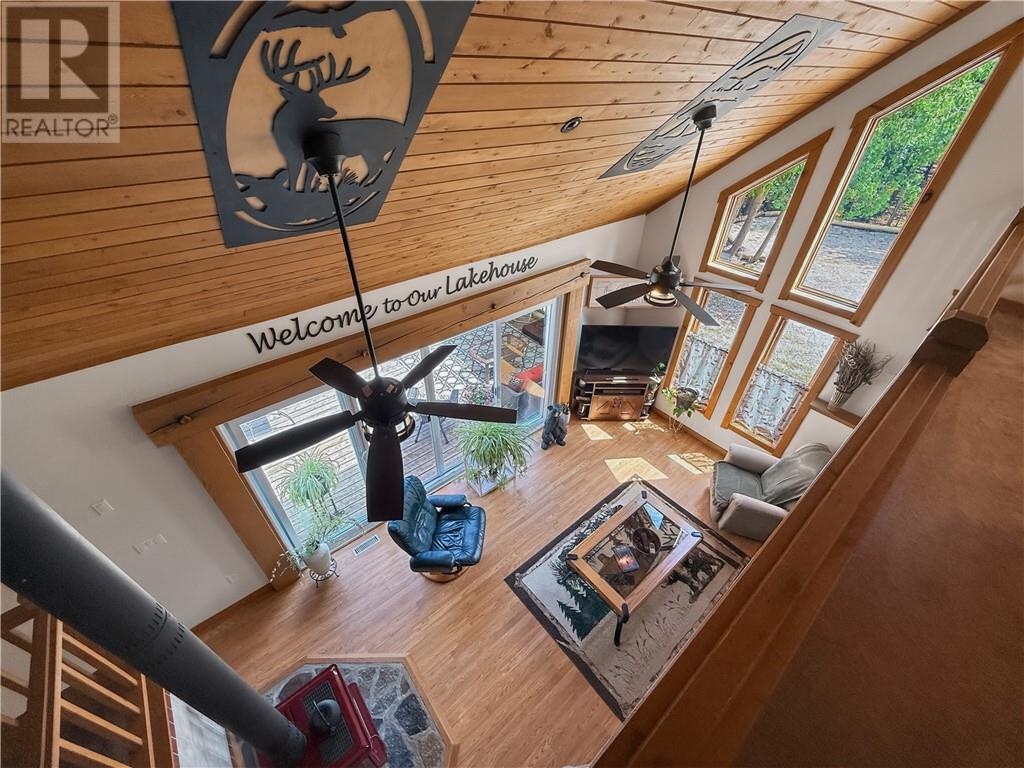












168 Fox Run Way

,
Mindemoya, Manitoulin Island,




Ontario
P0P1S0

