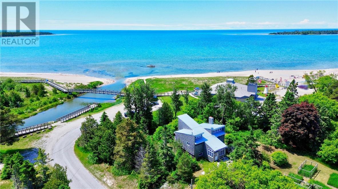 












111 McNevin Street

,
Providence Bay, Manitoulin Island,




Ontario
P0P1T0

