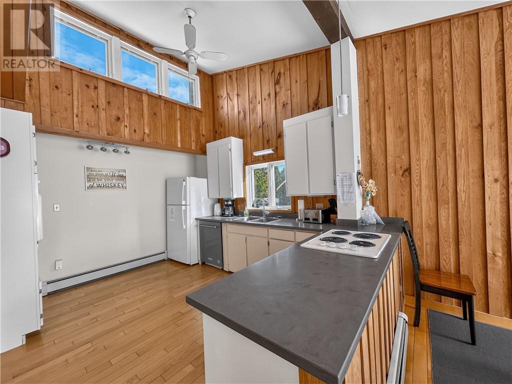 












111 McNevin Street

,
Providence Bay, Manitoulin Island,




Ontario
P0P1T0


