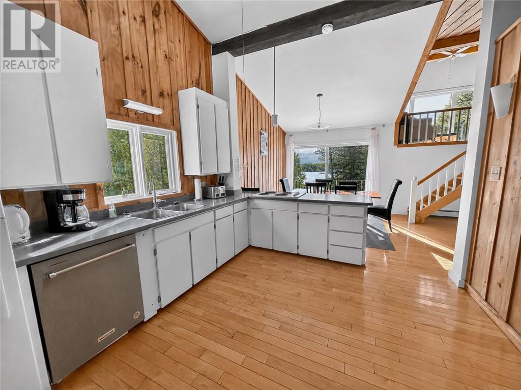 












111 McNevin Street

,
Providence Bay, Manitoulin Island,




Ontario
P0P1T0


