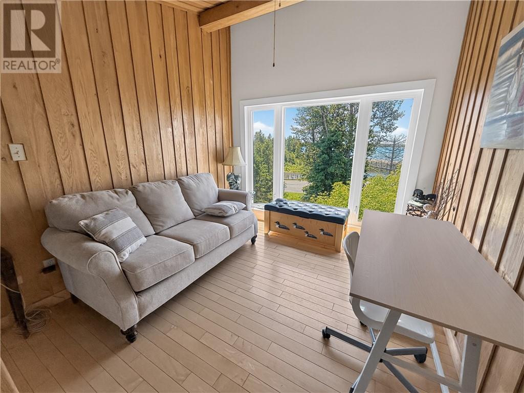 












111 McNevin Street

,
Providence Bay, Manitoulin Island,




Ontario
P0P1T0

