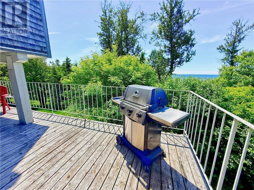 












111 McNevin Street

,
Providence Bay, Manitoulin Island,




Ontario
P0P1T0

