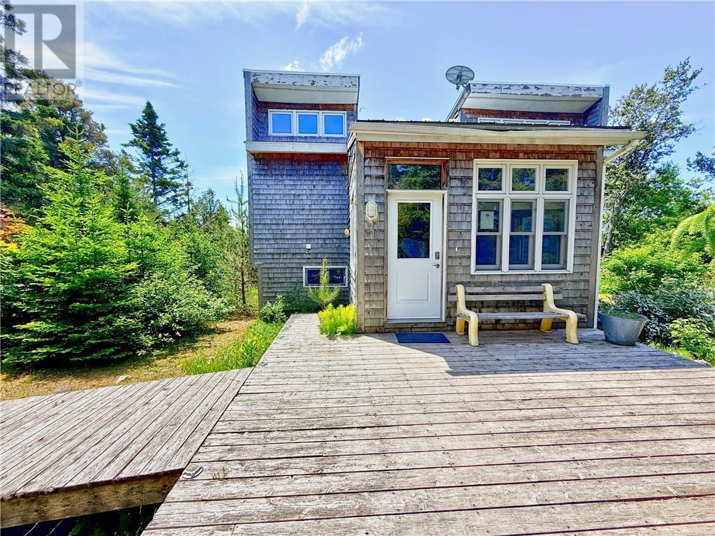 












111 McNevin Street

,
Providence Bay, Manitoulin Island,




Ontario
P0P1T0


