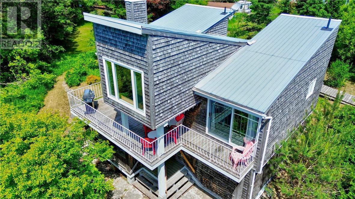 












111 McNevin Street

,
Providence Bay, Manitoulin Island,




Ontario
P0P1T0


