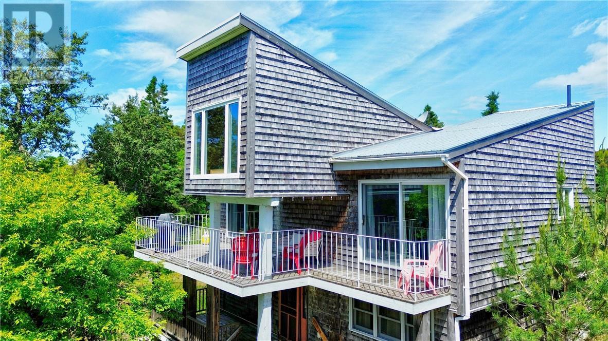 












111 McNevin Street

,
Providence Bay, Manitoulin Island,




Ontario
P0P1T0


