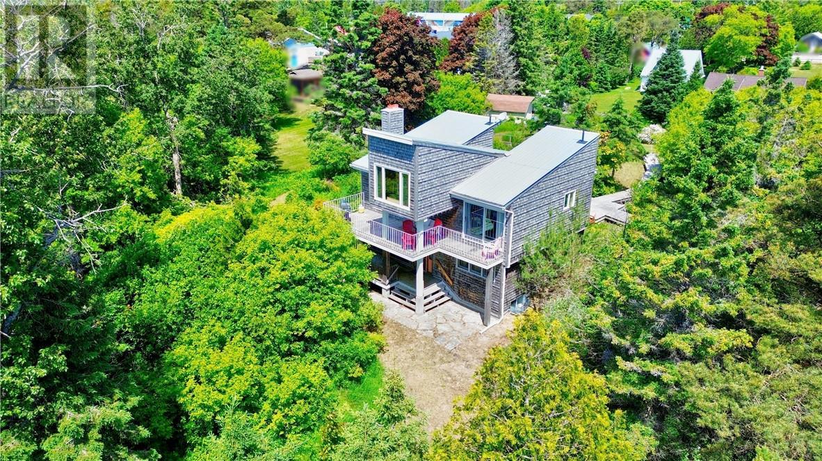 












111 McNevin Street

,
Providence Bay, Manitoulin Island,




Ontario
P0P1T0


