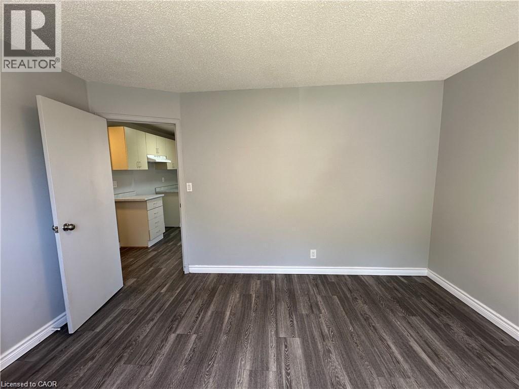 












64-66 OAKWOOD Avenue

,
Simcoe,




Ontario
N3Y1H6

