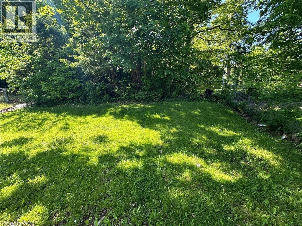 












64-66 OAKWOOD Avenue

,
Simcoe,




Ontario
N3Y1H6

