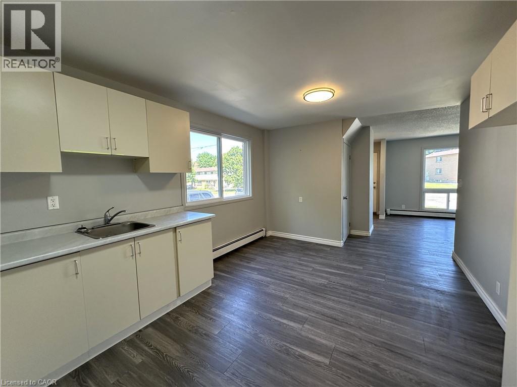












64-66 OAKWOOD Avenue

,
Simcoe,




Ontario
N3Y1H6


