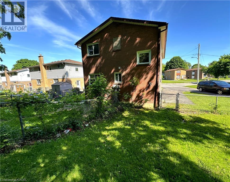 












64-66 OAKWOOD Avenue

,
Simcoe,




Ontario
N3Y1H6

