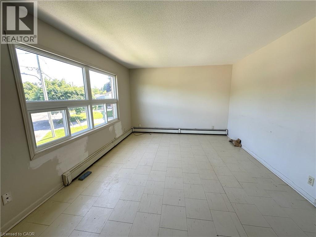 












64-66 OAKWOOD Avenue

,
Simcoe,




Ontario
N3Y1H6

