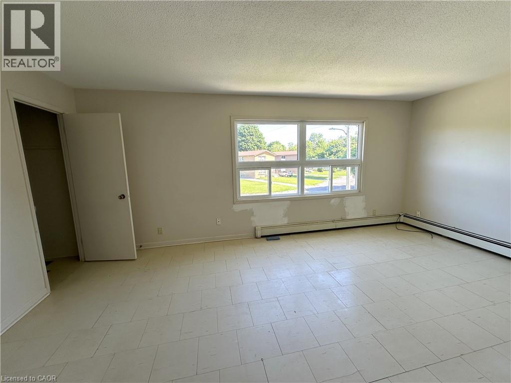 












64-66 OAKWOOD Avenue

,
Simcoe,




Ontario
N3Y1H6

