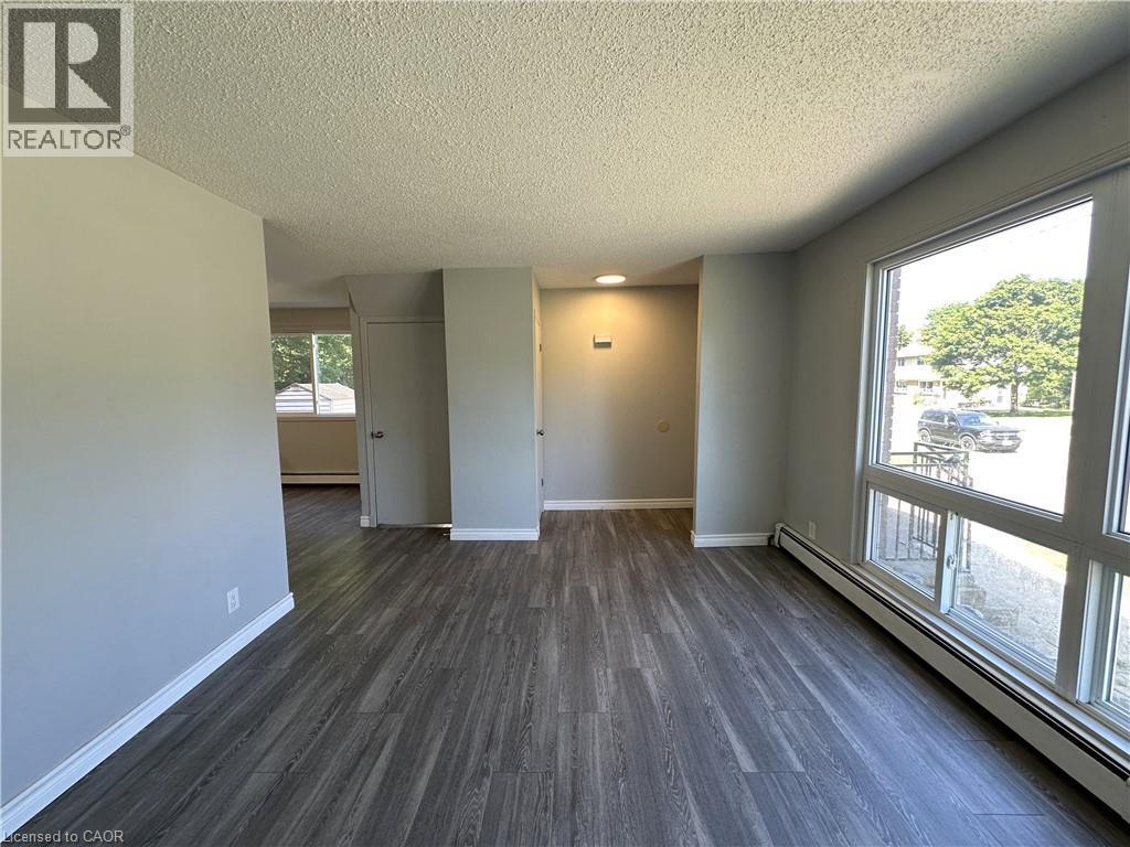 












64-66 OAKWOOD Avenue

,
Simcoe,




Ontario
N3Y1H6

