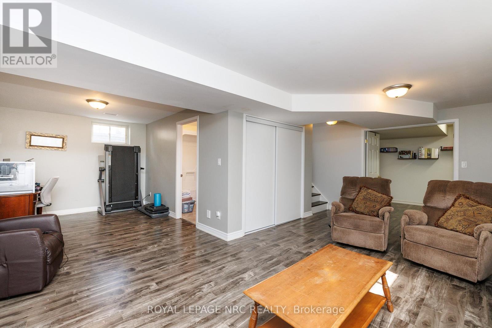 












16 LEONARD DRIVE

,
St. Catharines (Rykert/Vansickle),




Ontario
L2S3V2

