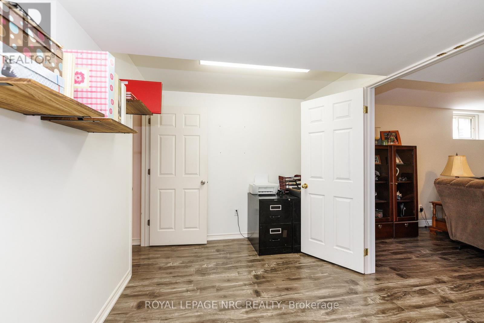 












16 LEONARD DRIVE

,
St. Catharines (Rykert/Vansickle),




Ontario
L2S3V2

