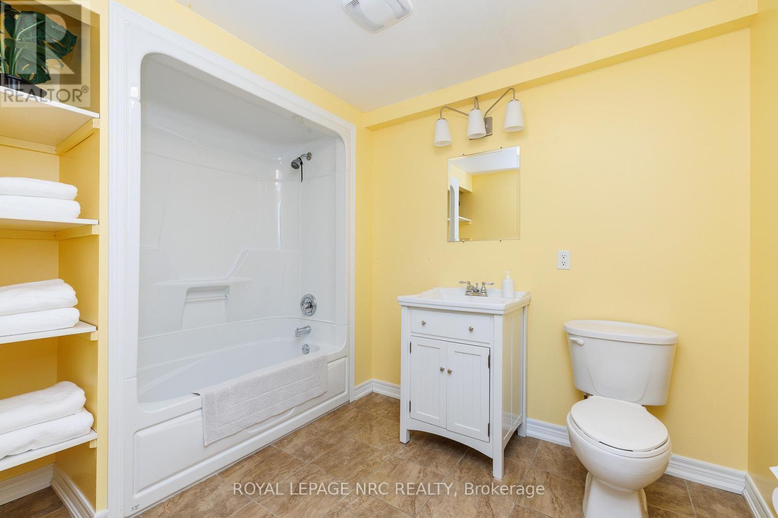 












16 LEONARD DRIVE

,
St. Catharines (Rykert/Vansickle),




Ontario
L2S3V2

