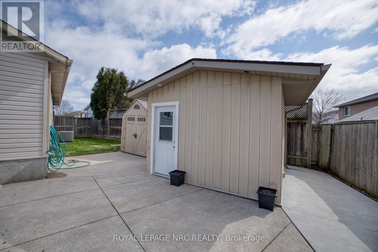 












16 LEONARD DRIVE

,
St. Catharines (Rykert/Vansickle),




Ontario
L2S3V2

