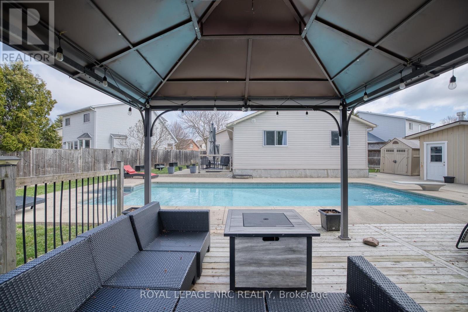 












16 LEONARD DRIVE

,
St. Catharines (Rykert/Vansickle),




Ontario
L2S3V2

