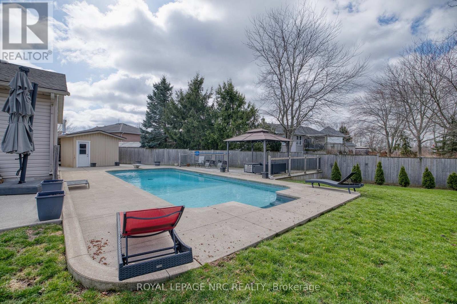 












16 LEONARD DRIVE

,
St. Catharines (Rykert/Vansickle),




Ontario
L2S3V2

