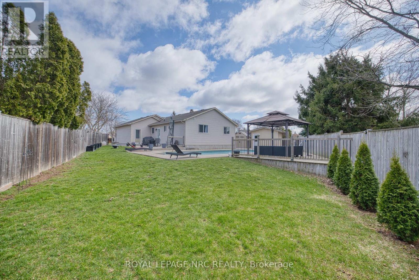 












16 LEONARD DRIVE

,
St. Catharines (Rykert/Vansickle),




Ontario
L2S3V2

